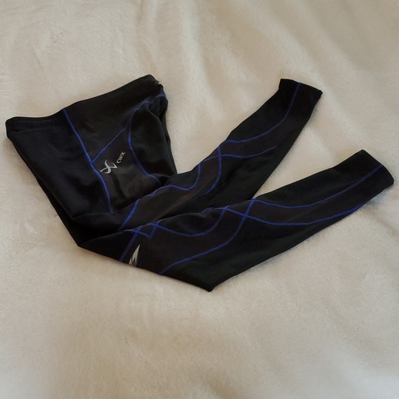 EXCELLENT CONDITION CW-X high performance compress - Picture 10 of 14